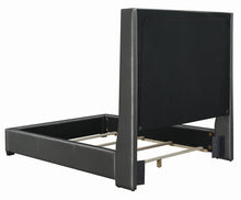 Load image into Gallery viewer, QUEEN BED