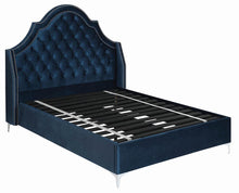 Load image into Gallery viewer, QUEEN BED