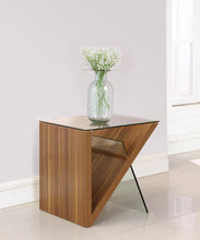 Load image into Gallery viewer, End Table