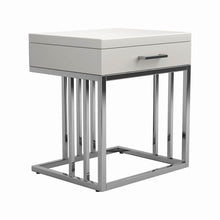 Load image into Gallery viewer, End Table