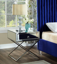 Load image into Gallery viewer, Lynn Side Table
