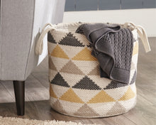 Load image into Gallery viewer, Eirian Basket