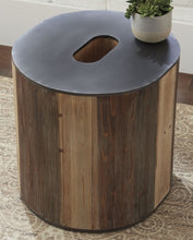Load image into Gallery viewer, Highmender Accent Table