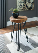 Load image into Gallery viewer, Eversboro Accent Table