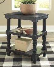 Load image into Gallery viewer, Dannerville Accent Table