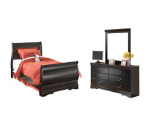 Load image into Gallery viewer, Huey Vineyard Signature Design Bed 2-Piece Bedroom Package