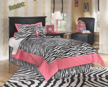 Load image into Gallery viewer, Maribel Twin Panel Headboard