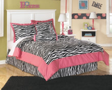 Load image into Gallery viewer, Bostwick Shoals Full Panel Headboard