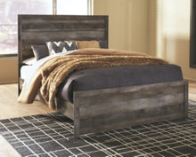 Load image into Gallery viewer, Wynnlow Queen Panel HeadboardFootboard