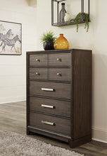Load image into Gallery viewer, Brueban Chest of Drawers