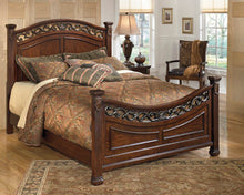 Load image into Gallery viewer, Leahlyn KingCalifornia King Panel Footboard