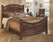 Load image into Gallery viewer, Leahlyn California King Panel Rails