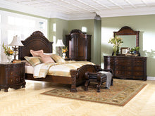 Load image into Gallery viewer, North Shore Queen Panel Footboard