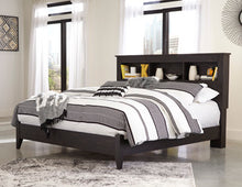 Load image into Gallery viewer, Reylow King Panel Footboard with Rails