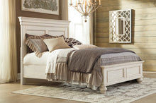 Load image into Gallery viewer, Marsilona Queen Panel Footboard