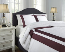 Load image into Gallery viewer, Daruka 3-Piece Queen Duvet Cover Set