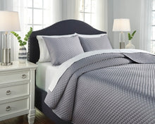 Load image into Gallery viewer, Dietrick 3-Piece King Quilt Set