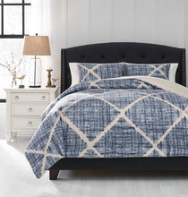 Load image into Gallery viewer, Sladen 3-Piece King Comforter Set