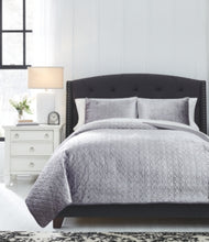 Load image into Gallery viewer, Maryam 3-Piece King Coverlet Set