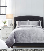 Load image into Gallery viewer, Maryam 3-Piece King Coverlet Set