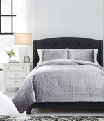 Load image into Gallery viewer, Maryam 3-Piece Queen Coverlet Set