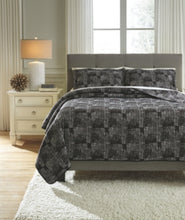 Load image into Gallery viewer, Jabesh 3-Piece King Quilt Set