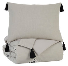 Load image into Gallery viewer, Jawanza 3-Piece Queen Comforter Set