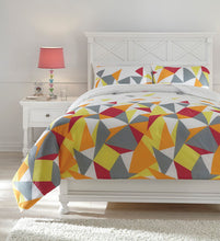 Load image into Gallery viewer, Maxie 3-Piece Full Comforter Set
