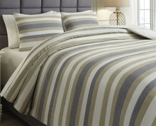 Load image into Gallery viewer, Isaiah 3-Piece King Comforter Set