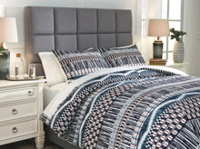 Load image into Gallery viewer, Shilliam 3-Piece Queen Comforter Set