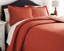 Load image into Gallery viewer, Raleda 3Piece Queen Coverlet Set