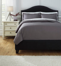 Load image into Gallery viewer, Raleda 3-Piece Queen Coverlet Set