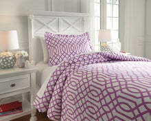Load image into Gallery viewer, Loomis 2-Piece Twin Comforter Set
