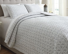 Load image into Gallery viewer, Mayda 3-Piece King Quilt Set