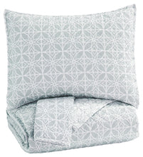 Load image into Gallery viewer, Mayda 3-Piece King Quilt Set