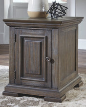 Load image into Gallery viewer, Wyndahl Chairside End Table