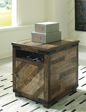 Load image into Gallery viewer, Cordayne Chairside End Table