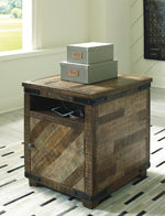 Load image into Gallery viewer, Cordayne Chairside End Table