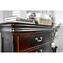 Load image into Gallery viewer, Mandura Chest