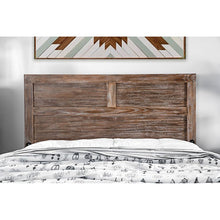 Load image into Gallery viewer, Wynton Queen Bed