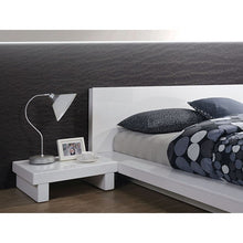 Load image into Gallery viewer, Christie Queen Bed