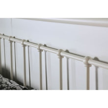 Load image into Gallery viewer, IRIA E.King Bed