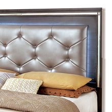 Load image into Gallery viewer, Clover Queen Bed
